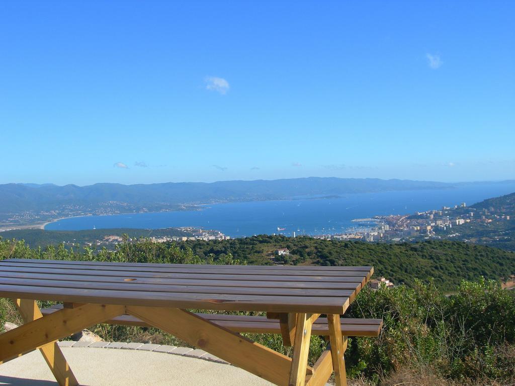 Gites Sassone, Vue Panoramique Sur Ajaccio Et La Mer Alata Værelse billede