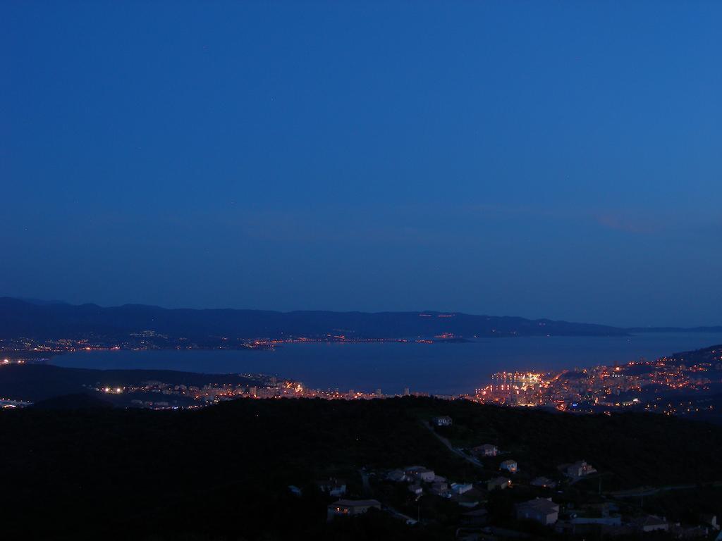 Gites Sassone, Vue Panoramique Sur Ajaccio Et La Mer Alata Værelse billede