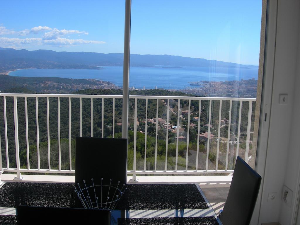 Gites Sassone, Vue Panoramique Sur Ajaccio Et La Mer Alata Værelse billede