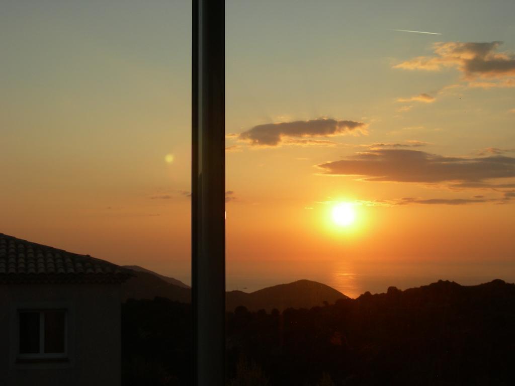 Gites Sassone, Vue Panoramique Sur Ajaccio Et La Mer Alata Værelse billede