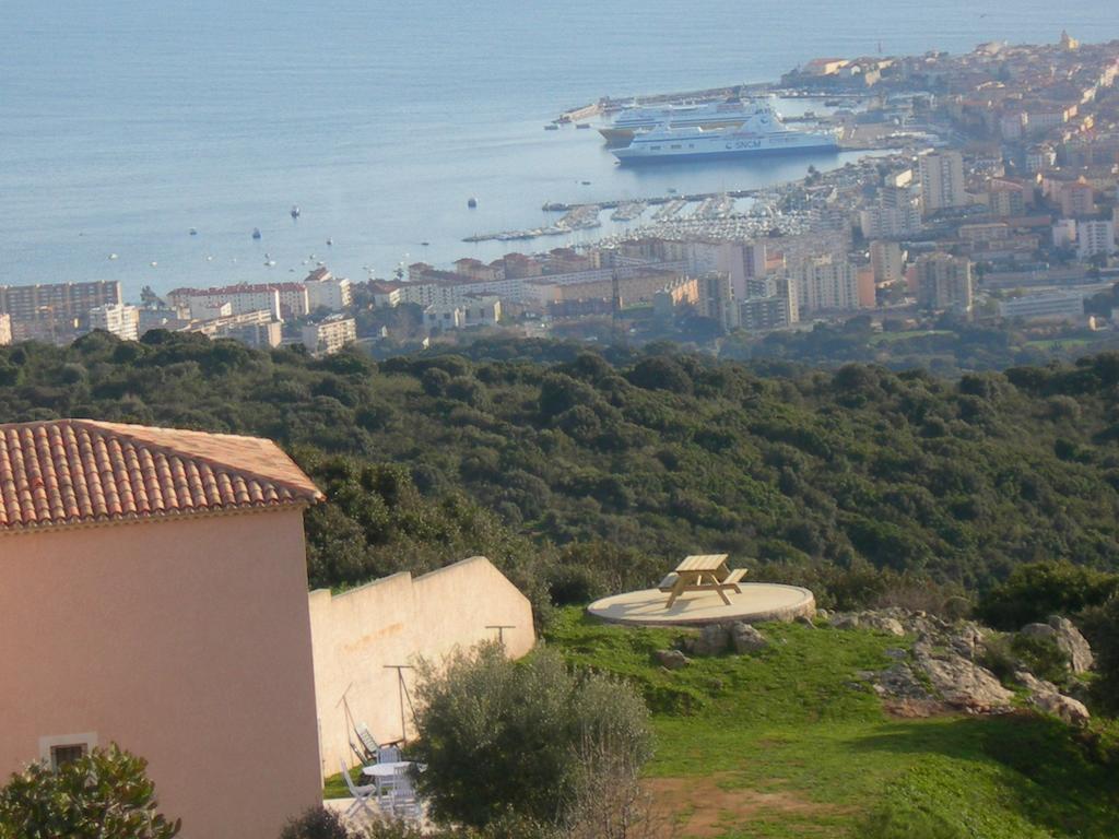 Gites Sassone, Vue Panoramique Sur Ajaccio Et La Mer Alata Værelse billede